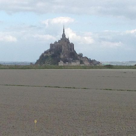 Chambres d'hôtes dans la baie du Mt St Michel Carolles Exterior foto